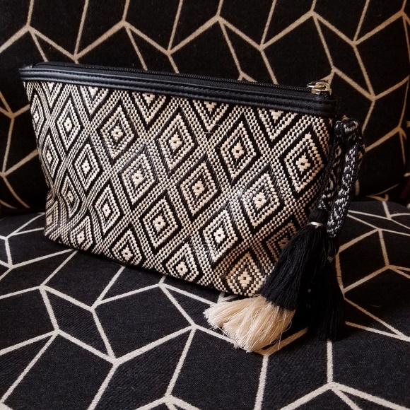 Altar'd State Handbags - Altar'd State Black and Tan Travel Cosmetic Bag